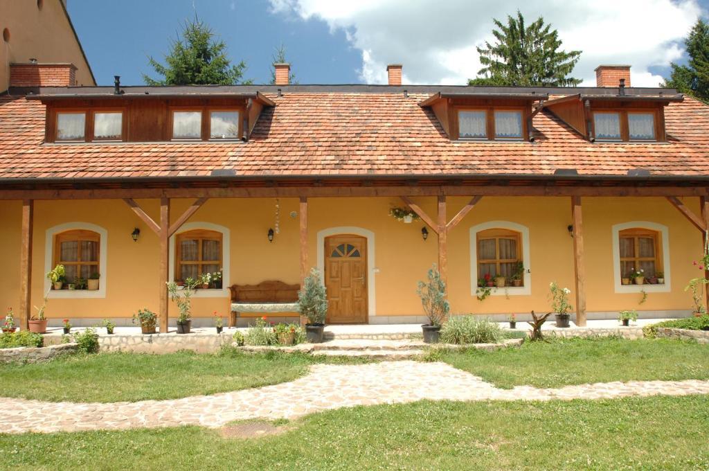 Eletfa Vendeghaz Hotel Eger Bagian luar foto