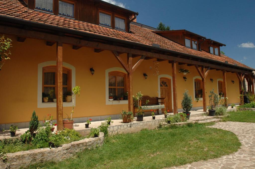 Eletfa Vendeghaz Hotel Eger Bagian luar foto
