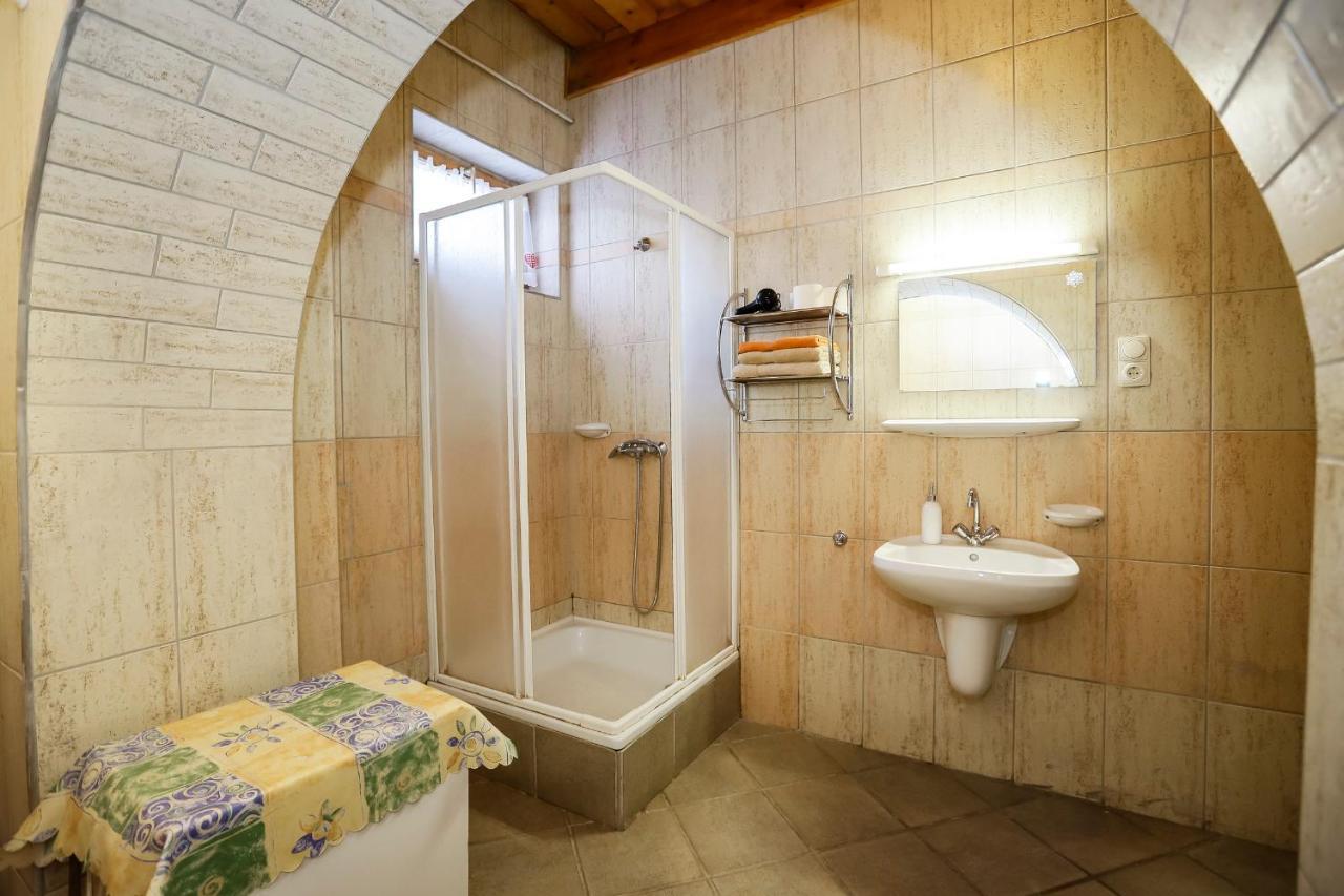 Eletfa Vendeghaz Hotel Eger Bagian luar foto